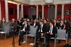 arndt-anhoerung-auditorium-gabriel-kords-250