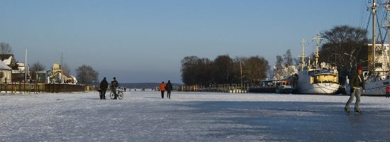 Auf dem Ryck wurde am Wochenende eifrig spaziert und geradelt.